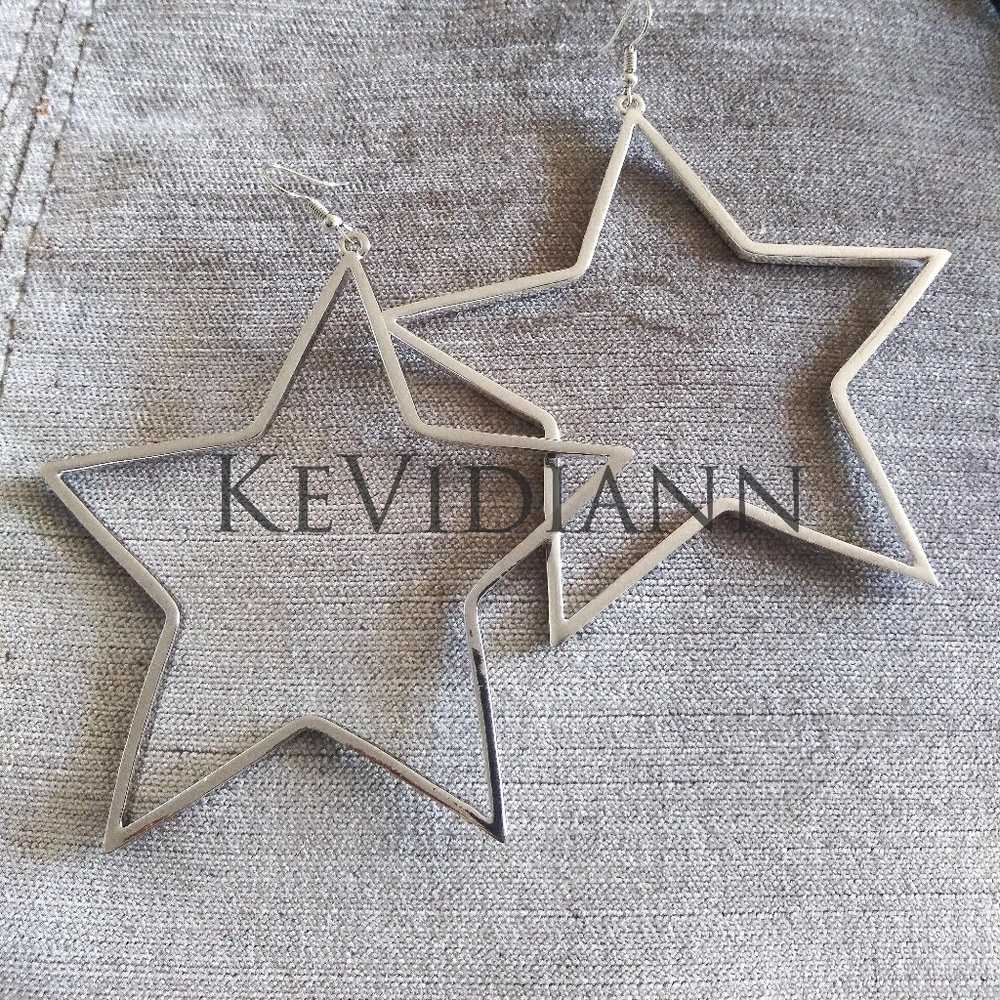 Large Dangling Stars in Gold or Silver